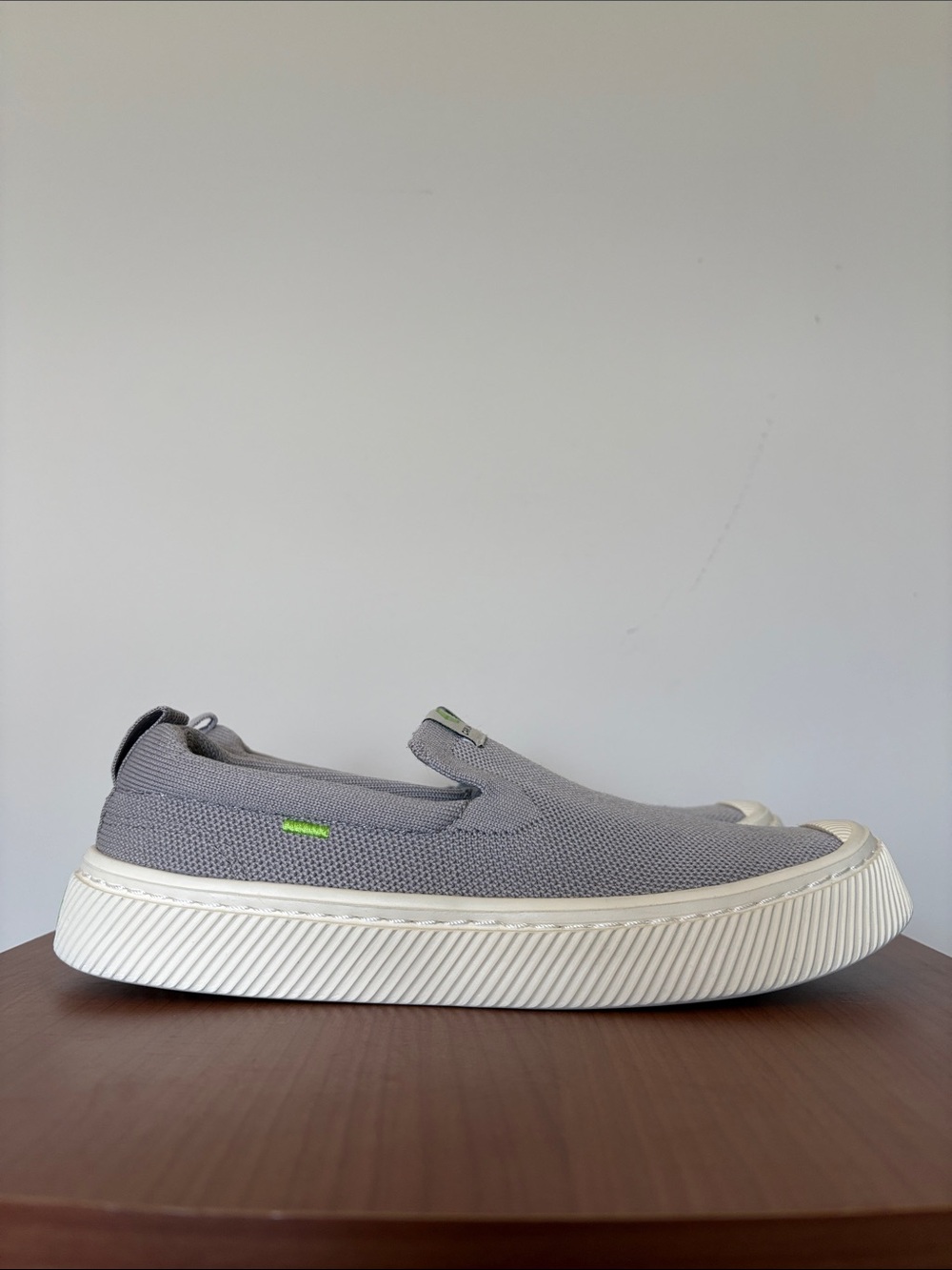 Cariuma Ibi Gray Knit Slip-On Sneakers with White Platform Sole US size 6.5